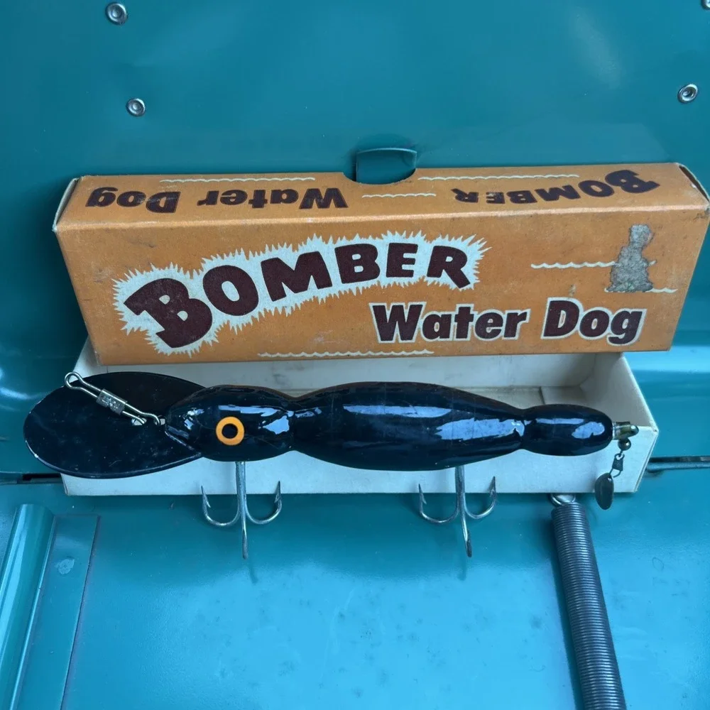 VINTAGE BOMBER WATERDOG WOOD LURE #1702